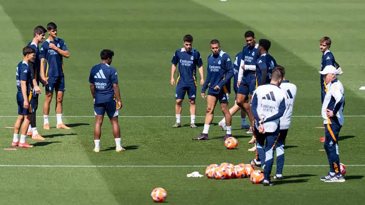 Real Madrid star Rodrygo breaks silence on dressing room fight with Bellingham