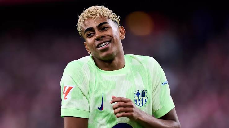 Lamine Yamal drops hint on Premier League club he would ‘love’ to join after wearing their kit